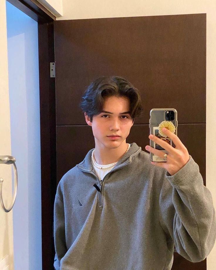 Coiffure séparation homme