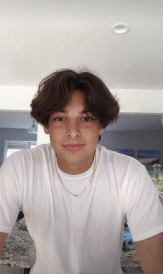 Raie au milieu homme