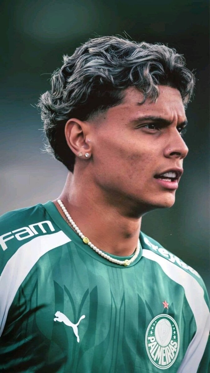 coupe de cheveux footballeur 2025