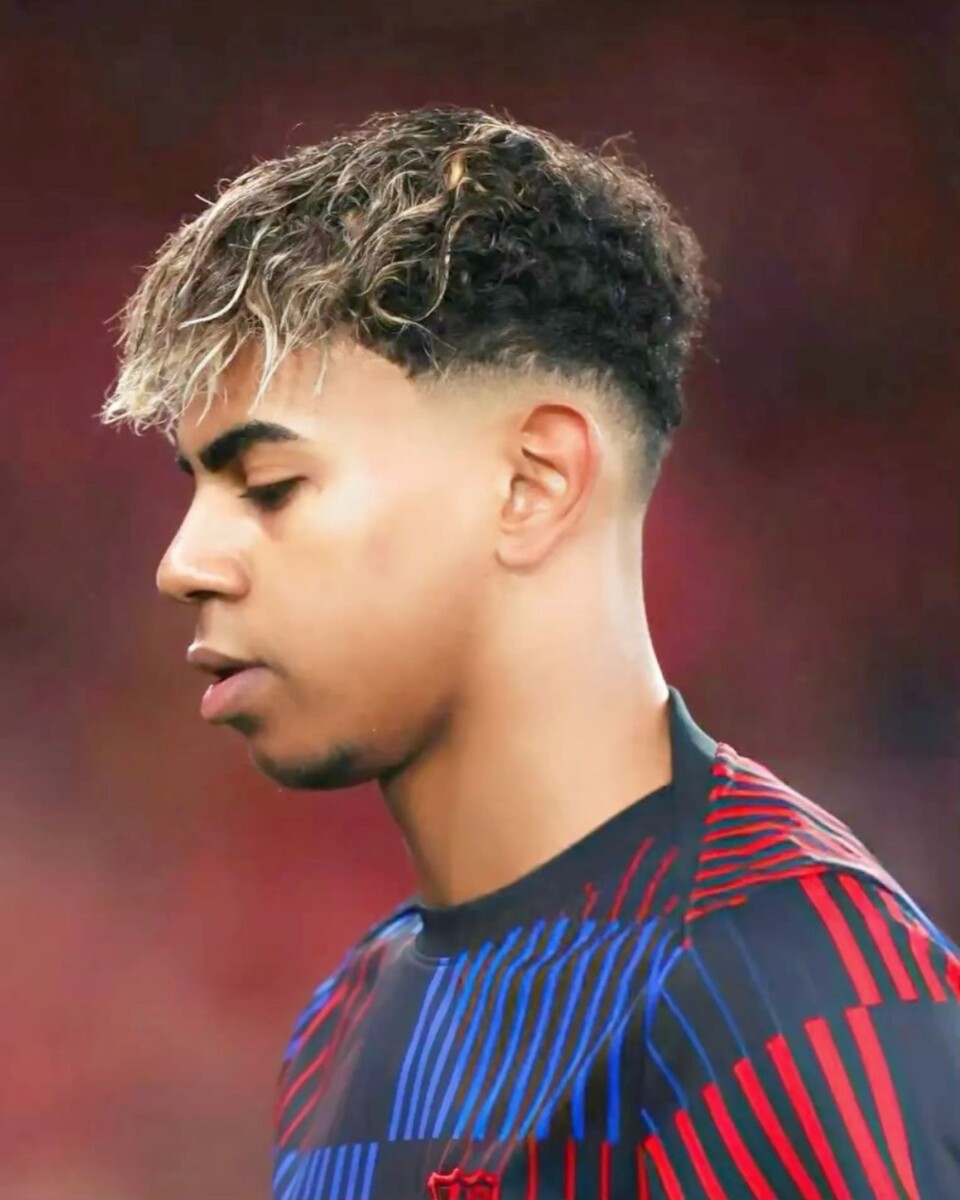 Coupe de cheveux footballeur 2025