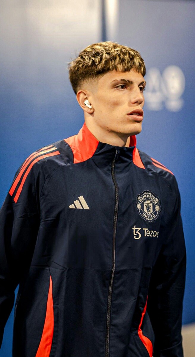 Coupe de cheveux footballeur 2025