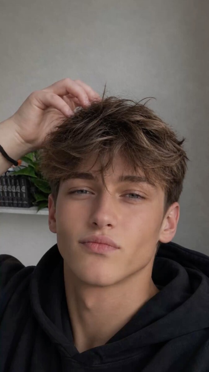 Tendance coiffure homme lisse