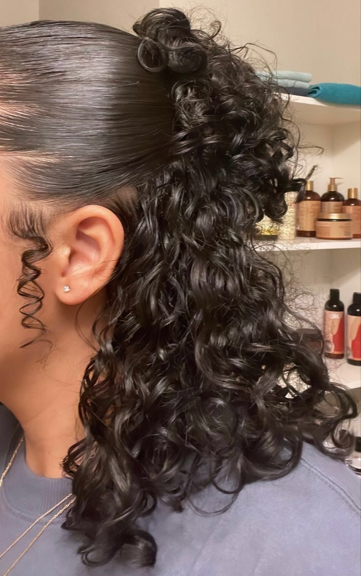 idées coiffure bouclés court