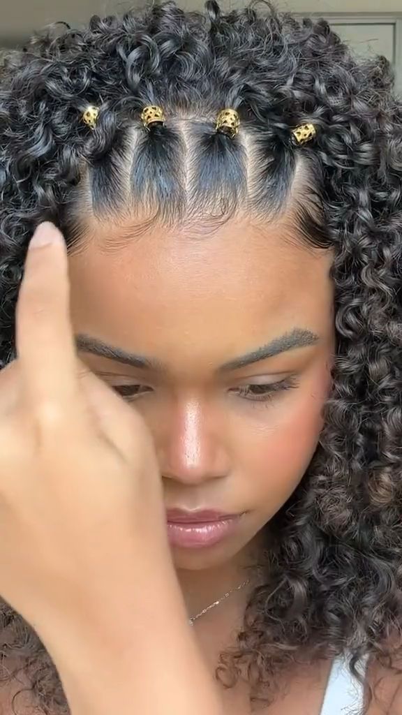 coiffure courte bouclée tendance