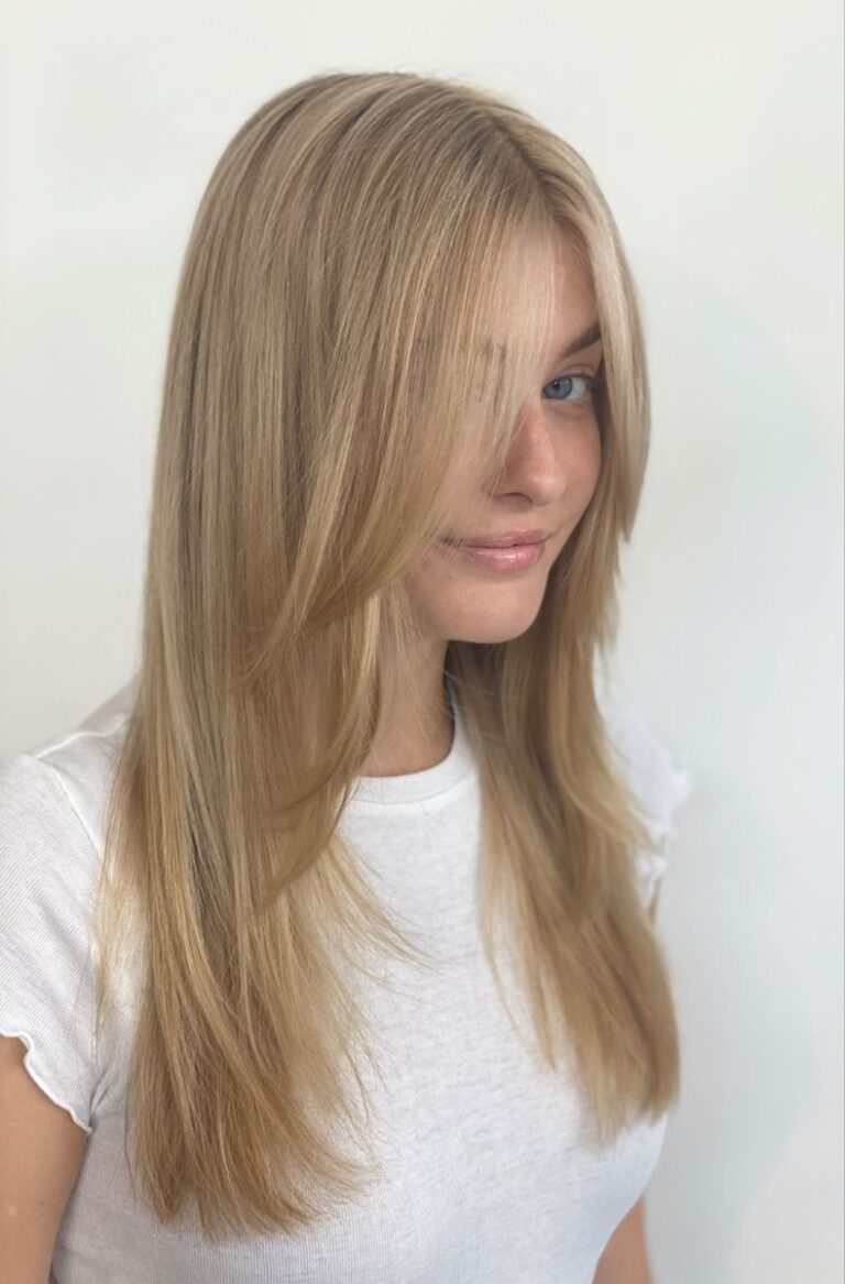 Frange rideau cheveux lisses