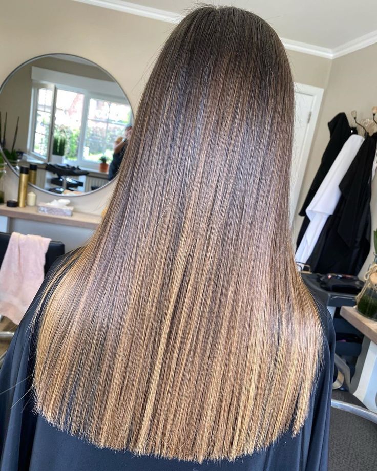 Look lumineux cheveux lisses