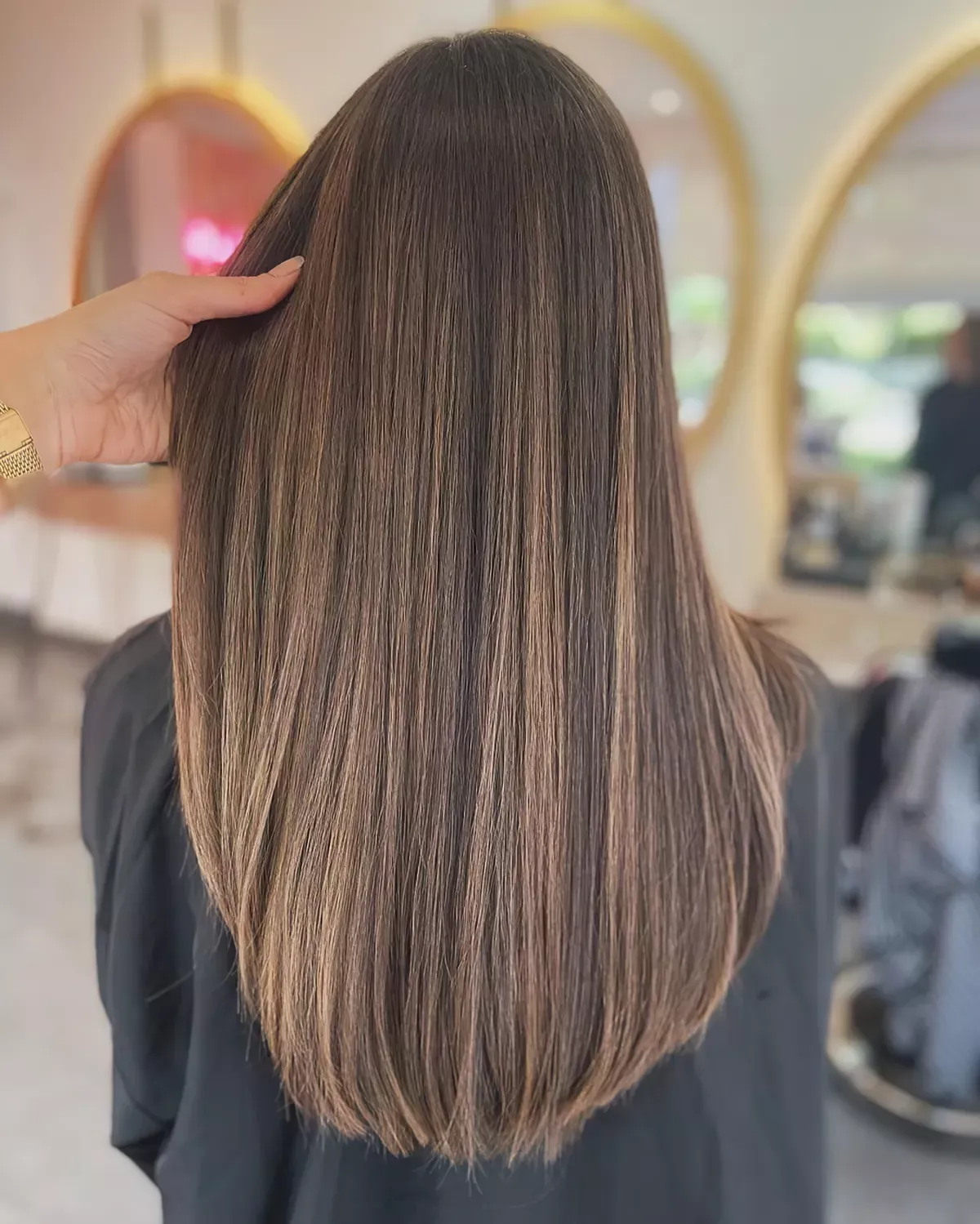 Look lumineux cheveux lisses