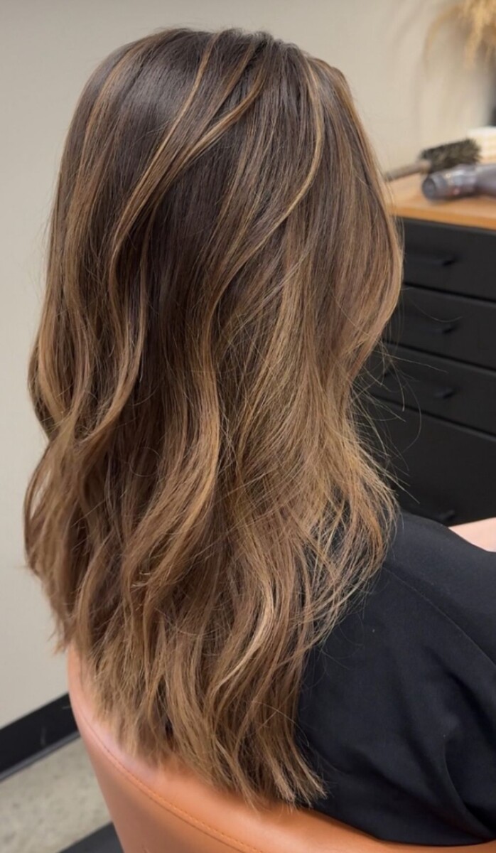 Style balayage châtain clair