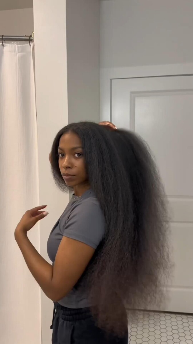 Cheveux crépus lissés naturellement