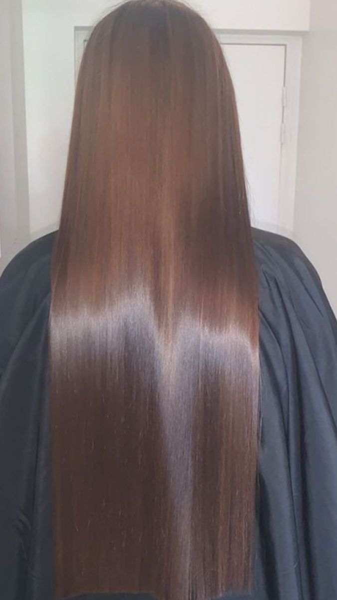 Mid-length sleek hair