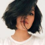 coiffure courte cheveux volumineux