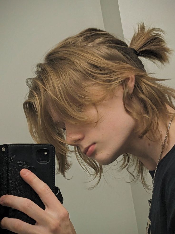 Cheveux mi-longs enfant