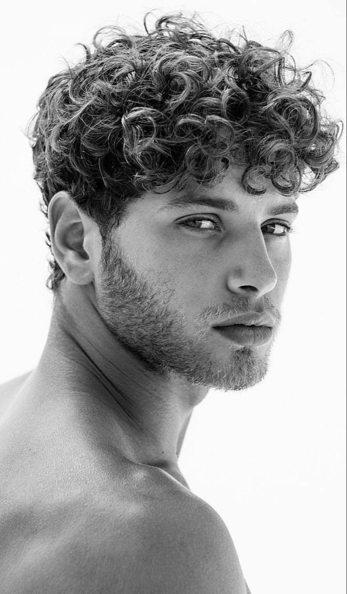 Coupe cheveux homme bouclé