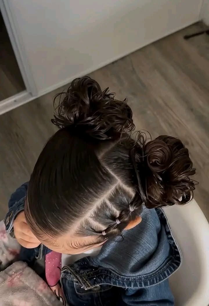 Idées coiffure fille courts