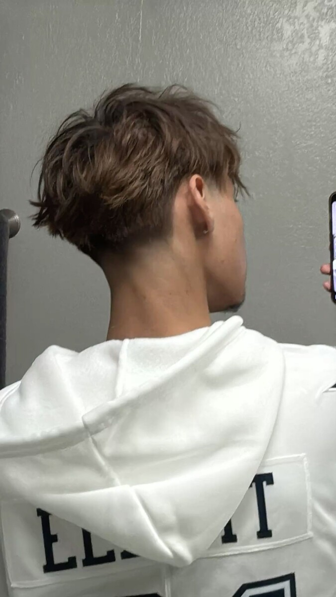 Coiffure fondu lisse moderne