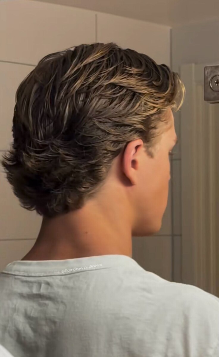 Fondu net sur cheveux lisses