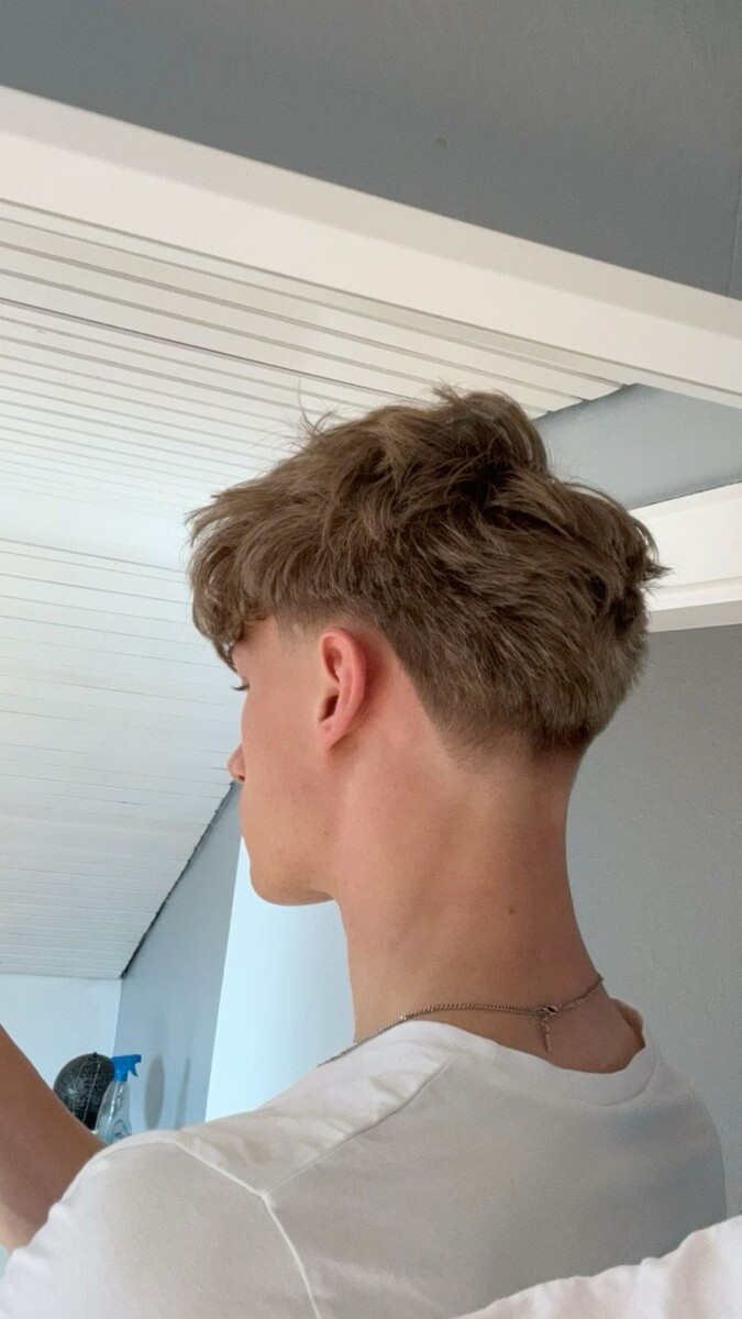 Taper élégant cheveux lisses