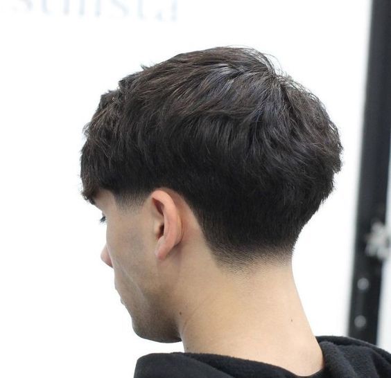 Coiffure fondu lisse moderne