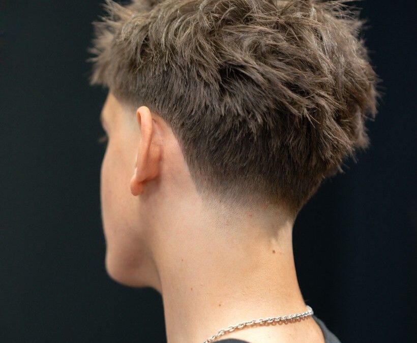 Coupe de cheveux taper homme : la différence avec le fade