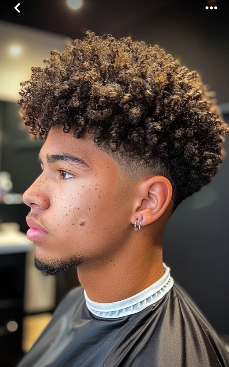 Style coupe afro dégradée