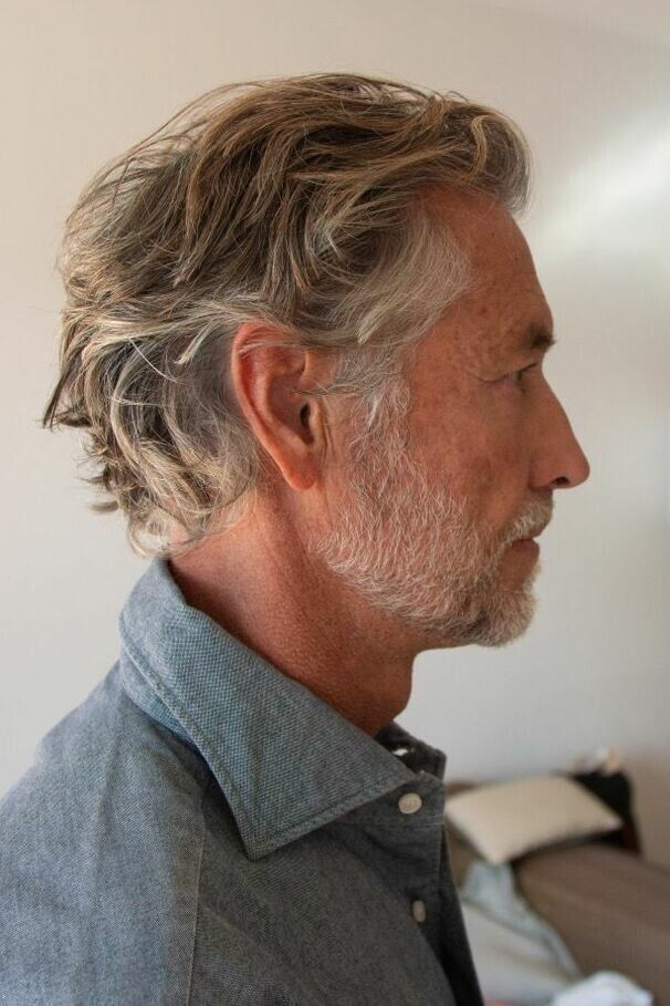 Coupe élégante senior homme